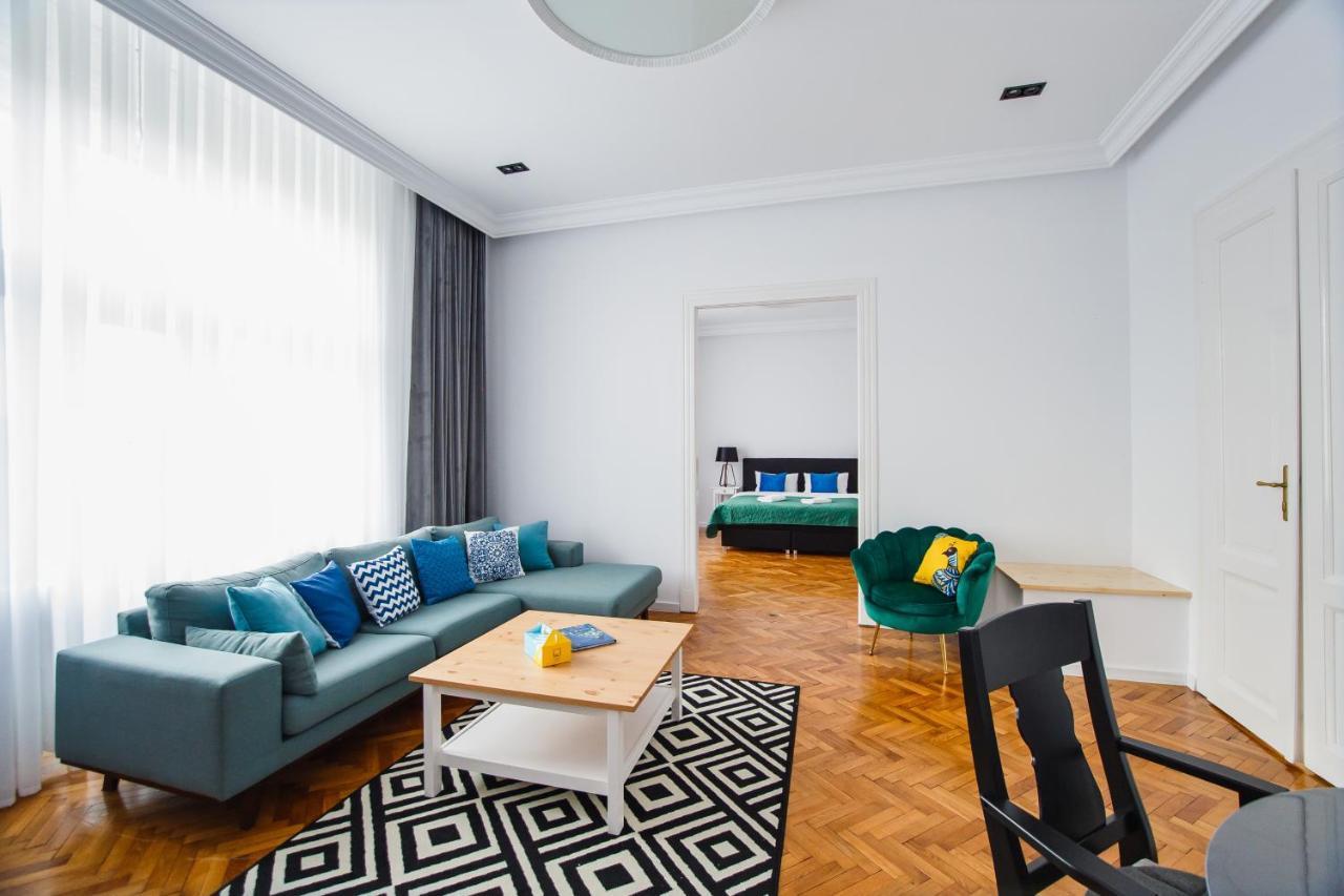 Spacious RiverViews Apartment near Piata Unirii Oradea Exterior foto